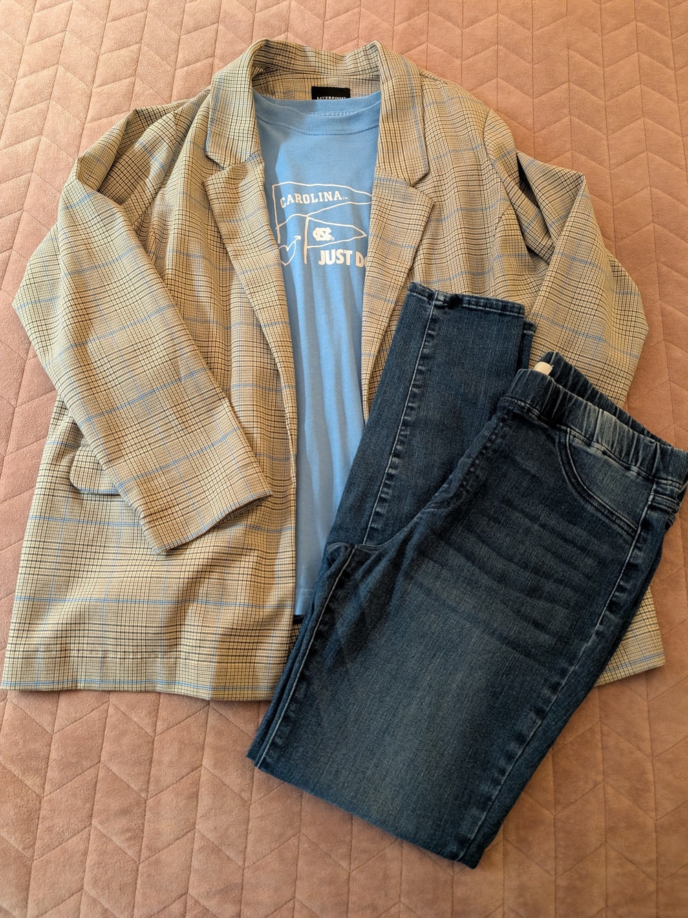 Liverpool Women's Blazer, Boxy Nike North Carolina Tee and Kancan Skinny Jeans